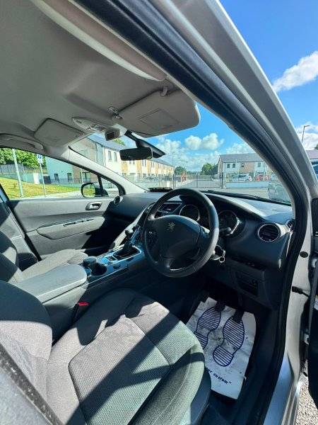 2012 Peugeot 3008 - photo 2