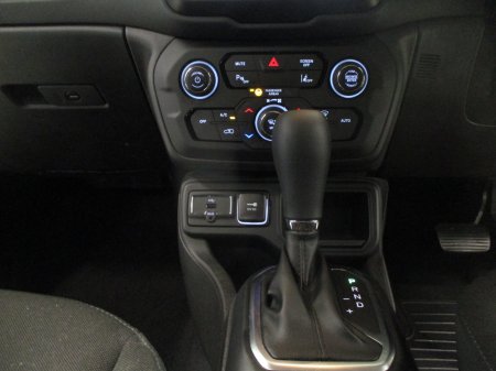 2025 Jeep Renegade - photo 21
