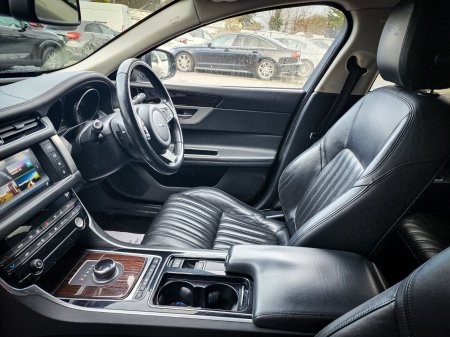 2016 Jaguar XF - photo 15