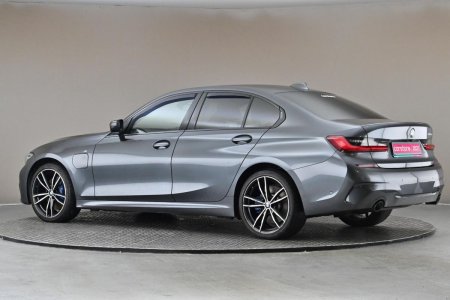 2021 BMW 3-Series - photo 6