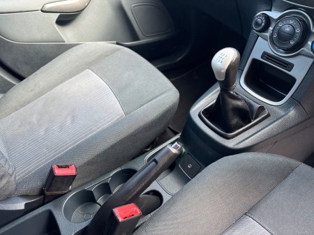 2011 Ford Fiesta - photo 8