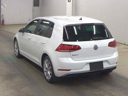 2019 Volkswagen Golf - photo 2
