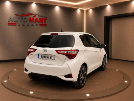2019 Toyota Vitz - photo 14