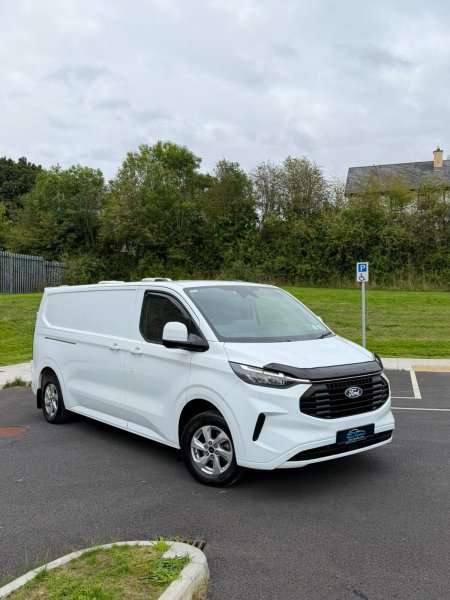 2025 Ford Transit Custom