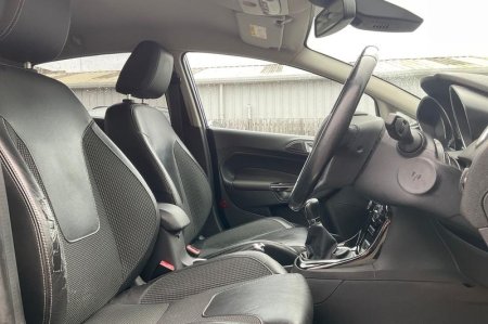 2017 Ford Fiesta - photo 17