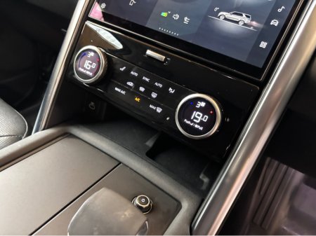 2022 Land Rover Discovery - photo 16