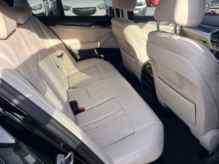 2022 BMW 5-Series - photo 13