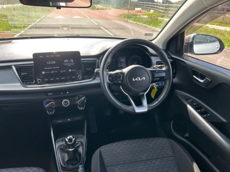 2023 Kia Rio - photo 10