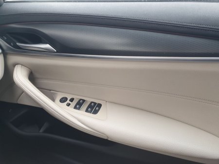 2022 BMW 5-Series - photo 23