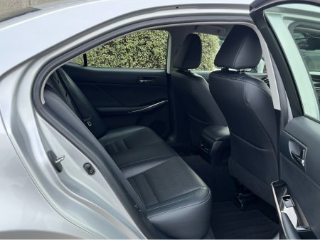2015 Lexus IS - photo 9