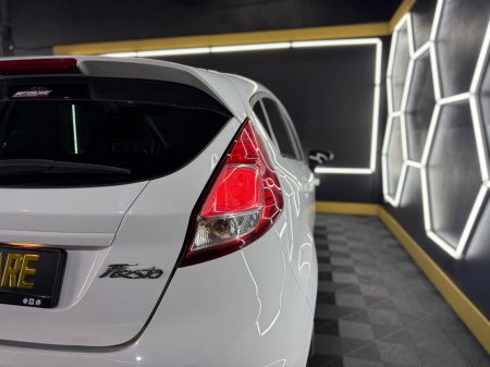 2016 Ford Fiesta - photo 13