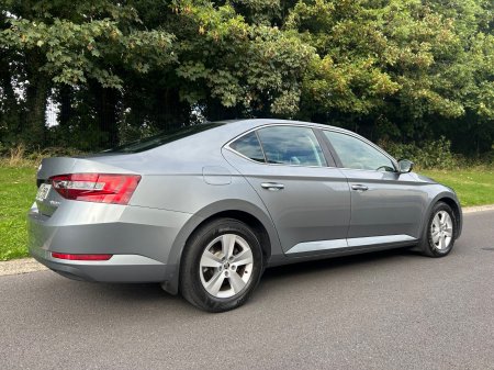 2016 Skoda Superb - photo 2