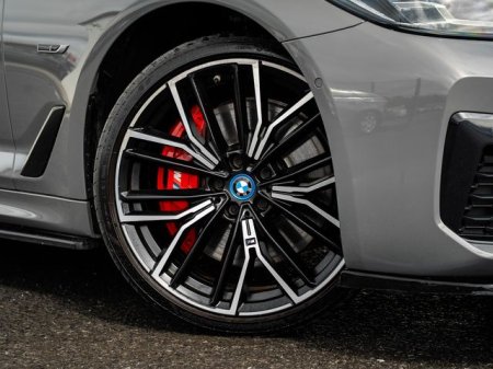 2022 BMW 5-Series - photo 2