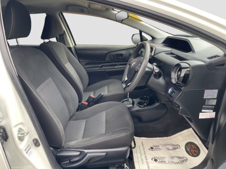 2021 Toyota Aqua - photo 10