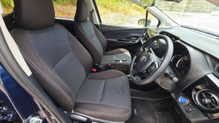 2018 Toyota Vitz - photo 14