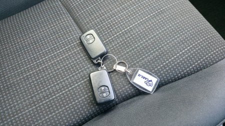2015 Toyota Vitz - photo 21