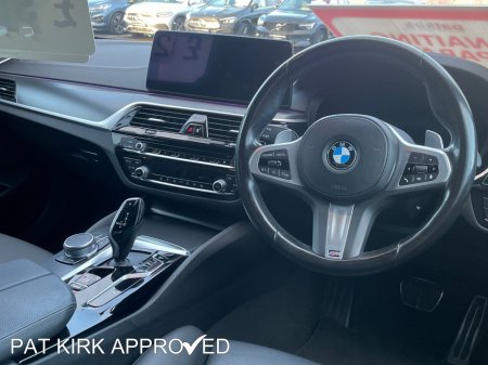 2022 BMW 5-Series - photo 6