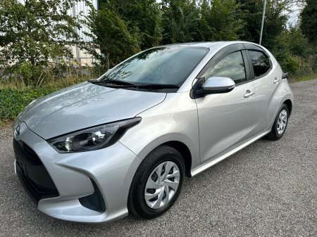 2020 Toyota Yaris - photo 2