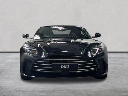 2025 Aston Martin DB12 - photo 15