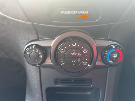2016 Ford Fiesta - photo 23