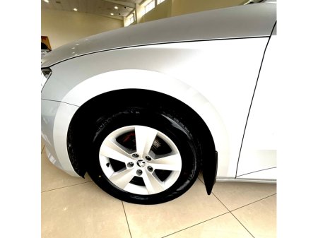 2017 Skoda Superb - photo 10