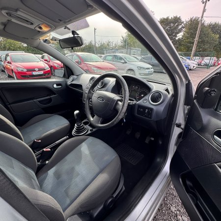 2006 Ford Fiesta - photo 19