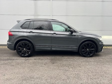 2023 Volkswagen Tiguan - thumbnail 2