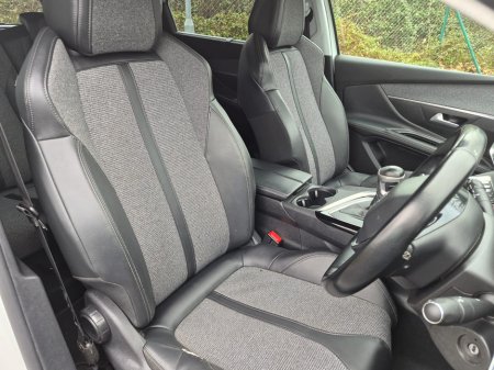 2019 Peugeot 5008 - thumbnail 17