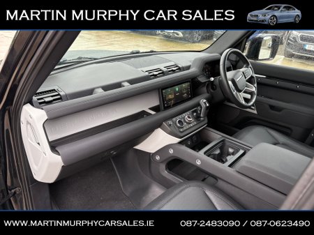 2023 Land Rover Defender 110 3.0 D250 X-DYNAMIC 7 SEATS €89,950 thumbnail