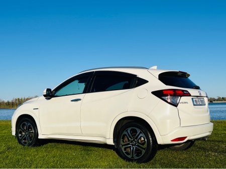 2016 Honda Vezel DAA-RU3 €16,950 thumbnail