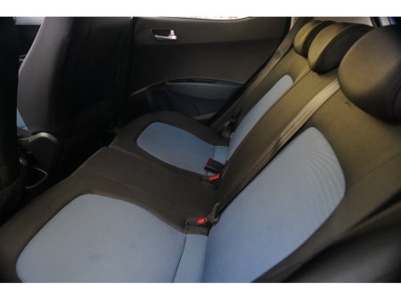 2019 Hyundai i10 - thumbnail 18