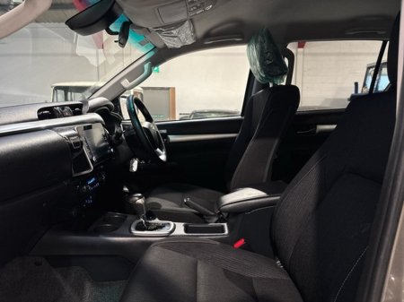 2024 Toyota Hilux - thumbnail 6