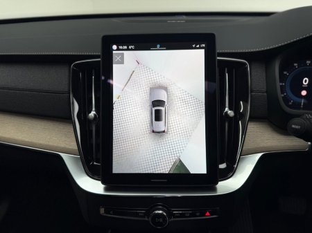 2025 Volvo XC90 PLUS T8 PHEV AWD AUTO *7 SEATER* €82,990 thumbnail