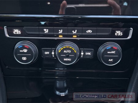 2019 Volkswagen Golf GTI PERFORMANCE , DSG // LOW MILEAGE €28,950 thumbnail