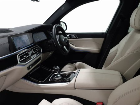 2021 BMW X5 xDrive45e M Sport €59,950 thumbnail