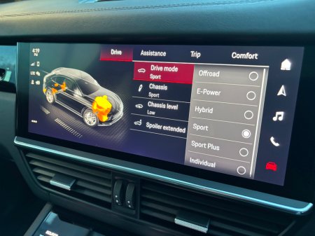 2022 Porsche Cayenne Coupe 3.0 V6 e-hybrid €73,995 thumbnail