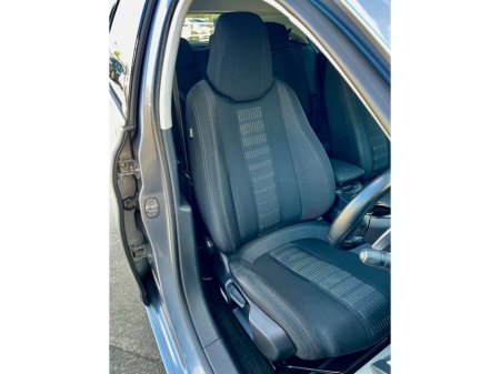 2017 Peugeot 308 - thumbnail 14