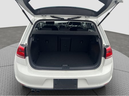 2016 Volkswagen Golf 2016 Volkswagen Golf 1.4 TSI Automatic Highline €16,250 thumbnail