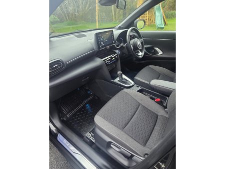 2023 Toyota Yaris - thumbnail 8