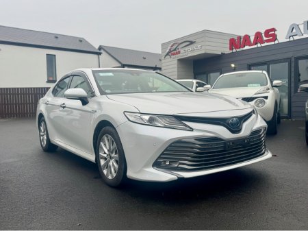 2019 Toyota Camry Hybrid – Pearl White, High Spec, JBL, Mint €20,750