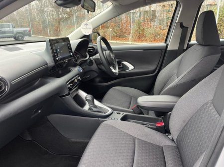 2023 Toyota Yaris 1.5 HYBRID LUNA 4DR AUTO €23,950 thumbnail