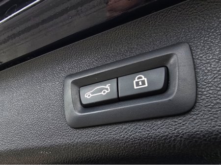 2017 BMW 5 Series - thumbnail 37