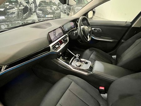 2021 BMW 3 Series - thumbnail 10