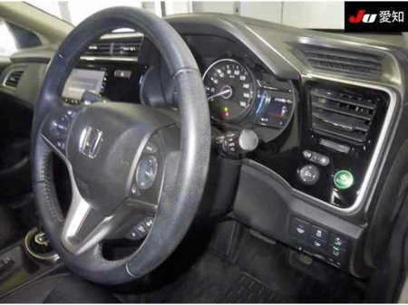 2018 Honda Grace - thumbnail 4