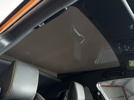 2024 Toyota C-HR 2.0 HYBRID PREMIERE EDITION €37,950 thumbnail