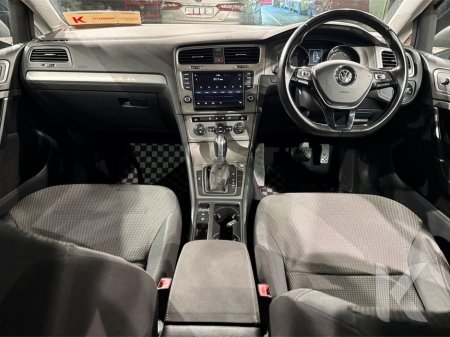 2017 Volkswagen Golf 1.2 TSI COMFORT LINE ESTATE - FACTORY ALLOYS - PADDLE SHIFT - CRUISE CONTROL - REAR CAMERA €14,450 thumbnail