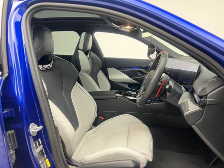 2025 BMW M5 M5 4.4 PHEV 727HP MARINA BAY €127,990 thumbnail