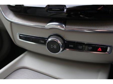 2020 Volvo XC60 - thumbnail 15