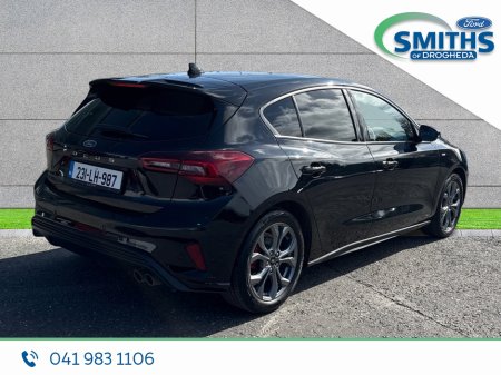 2023 Ford Focus - thumbnail 2