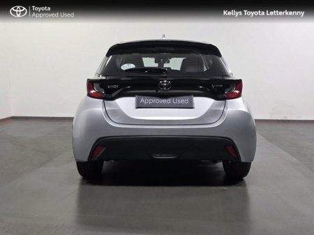 2025 Toyota Yaris - thumbnail 5